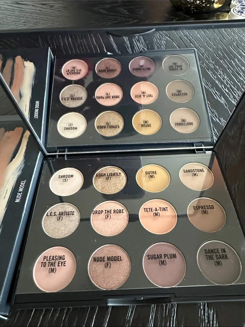 Neutral & Warm Eyeshadow Palette - Nude Tones